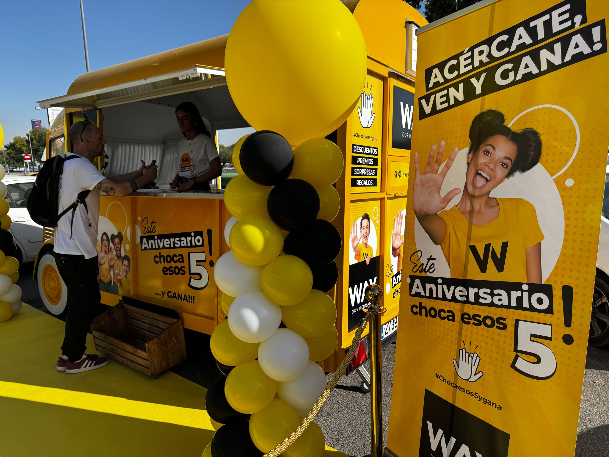 Acción de Street Marketing para el Centro Comercial WAY (Dos Hermanas) de la mano de la agencia creativa Maruja Limón